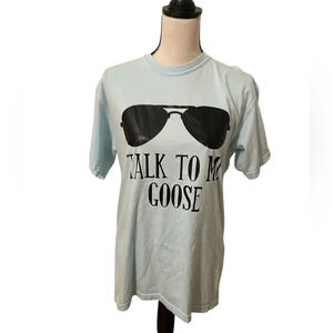 Talk to Me Goose Quote Top Gun Sunglasses Soft Cotton Light Blue Crew Neck EUC